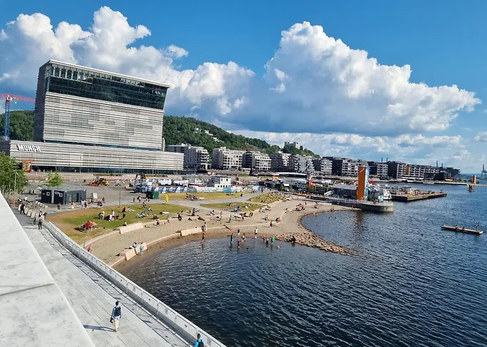 Amazing Luxury Apartment On The Waterfront! 73Sqm